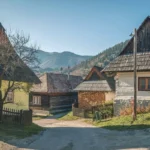 Slowaaks bergdorp Vlkolínec wil af van UNESCO-status
