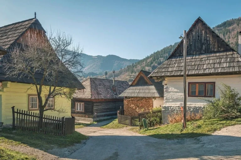 Slowaaks bergdorp Vlkolínec wil af van UNESCO-status